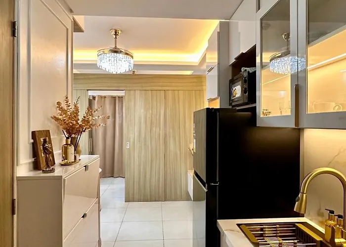 Warm & Homey Staycation 4* Manila