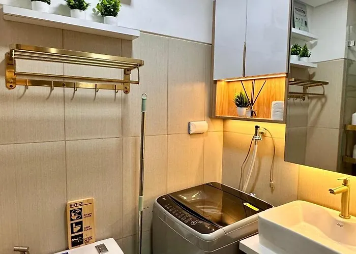 Warm & Homey Staycation Aparthotel